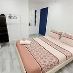 Pensjonat Staysanto In Loures