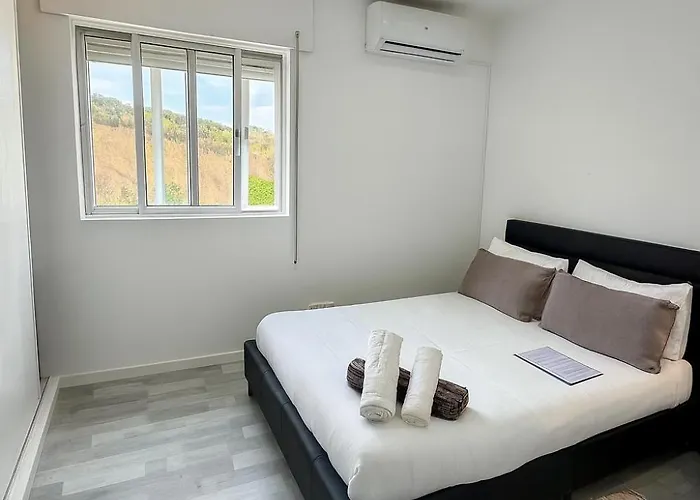 Staysanto In لوريس